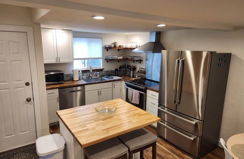 Glenwood Grove - North Iris House | Beautiful townhouse in amazing location