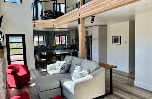 Silverton House | Beautiful Views on the Animas river in Silverton