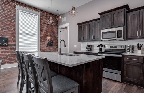 Smithville Apartment | Beautifully remodeled loft in the heart of Smithville, MO