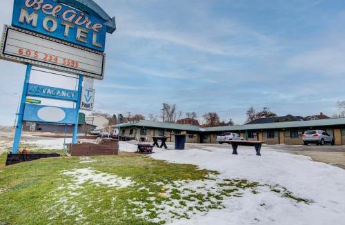 Chamberlain Hotel | Bel Aire Motel Chamberlain Near Missouri River I 90