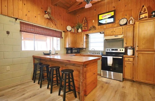 Kirby Cabin | Bennet Cove Cabin, Lake Greeson