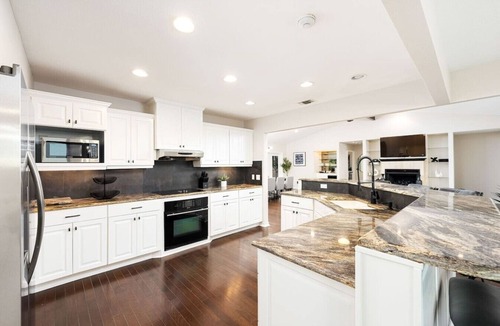 Helotes House | Best Views in Texas w/Sparkling Pool & Hot Tub