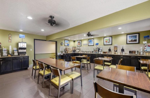 Albuquerque Hotel | Best Western Airport Albuquerque InnSuites Hotel & Suites