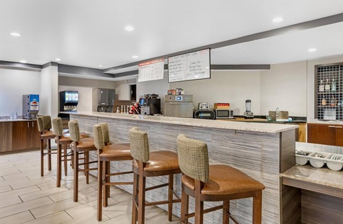 Montbello Hotel | Best Western Denver East