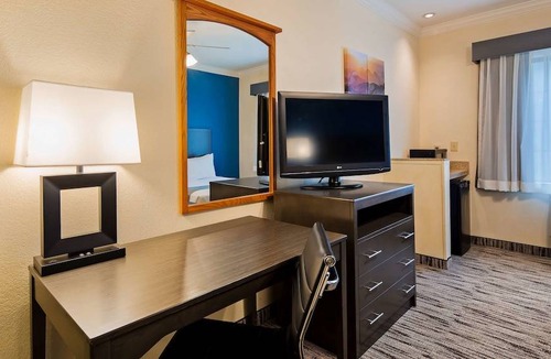 Glen Rose Hotel | Best Western Dinosaur Valley Inn & Suites