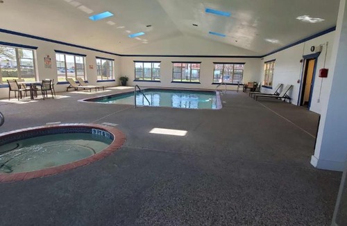 Madisonville Hotel | Best Western Executive Inn & Suites
