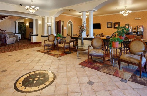 Clay Hotel | Best Western Inn & Suites - Henrietta