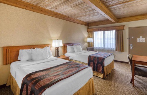 Pinnacles Entrance Badlands Hotel | Best Western Plains Motel
