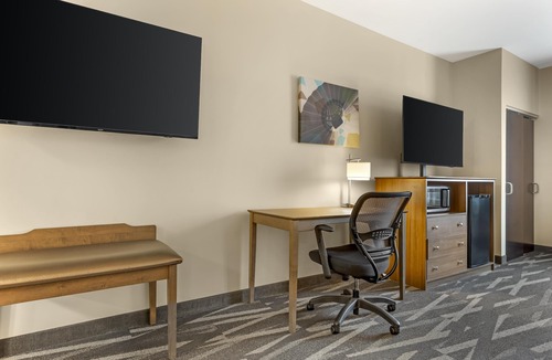 Centralia Hotel | Best Western Plus Centralia Hotel & Suites