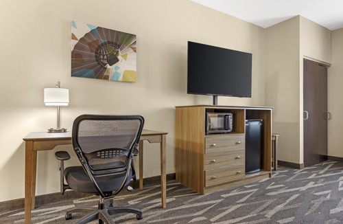 Centralia Hotel | Best Western Plus Centralia Hotel & Suites