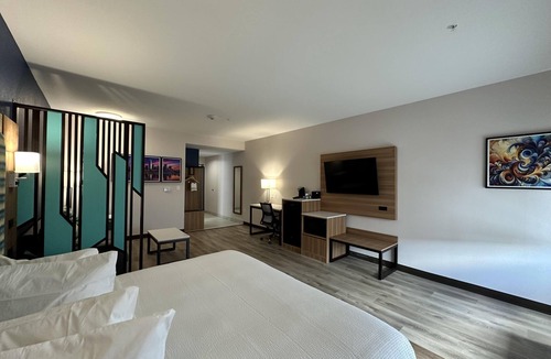 White Rock Hills Hotel | Best Western Plus Fair Park East