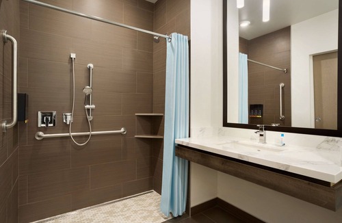 Nampa Hotel | Best Western Plus Peppertree Nampa Civic Center Inn