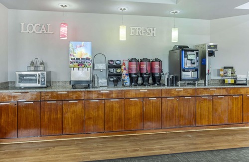 Omak Hotel | Best Western Plus Peppertree Inn At Omak