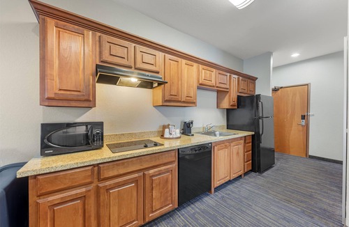Wetmore Hotel | Best Western Plus San Antonio East Inn & Suites