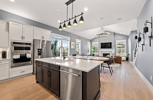 Erie House | Big beautiful new home super close to Denver Intl Airport, Denver, Boulder