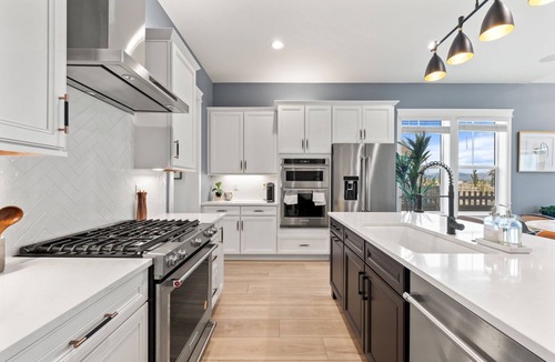 Erie House | Big beautiful new home super close to Denver Intl Airport, Denver, Boulder