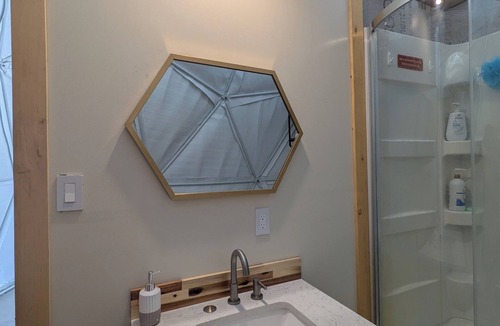Alpine Apartment | Big Bend Off-Grid Dome - AC Wifi Bath