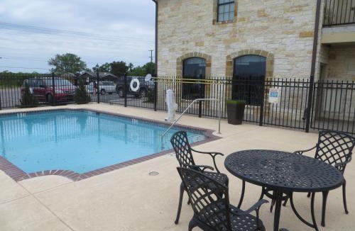 Sweet Home Hotel | Black Gold Inn
