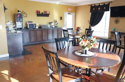 Sweet Home Hotel | Black Gold Inn