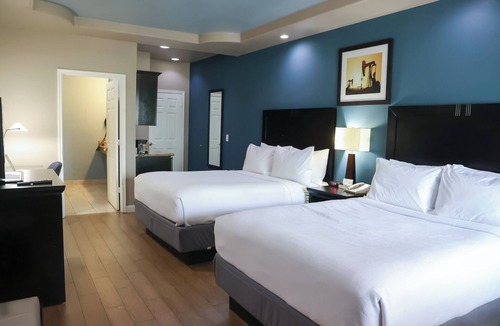 Sweet Home Hotel | Black Gold Inn