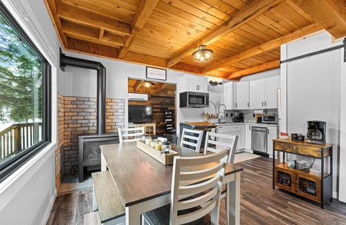 Tamarack Resort House | Blue Haven - Cabin by lake with AC & trailer parking