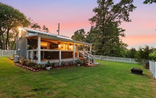 Dogwood House | Blue Haven Retreat Private Lakefront Escape