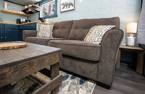 Lyons Resort | Blue Lodge – Cozy & Kid-Friendly
