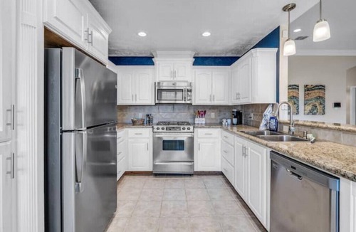 Wellborn House | Blue Oasis Close to Kyle Field