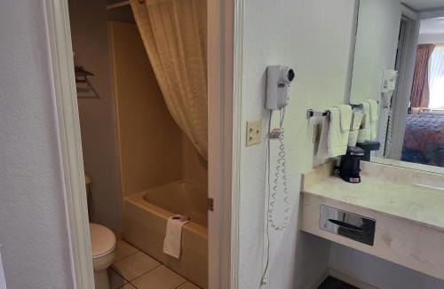 Sallisaw Hotel | Blue Ribbon Inn and Suites