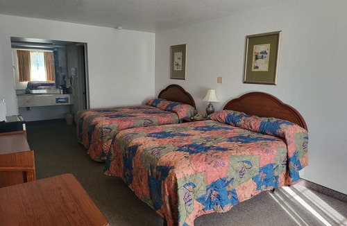 Sallisaw Hotel | Blue Ribbon Inn and Suites