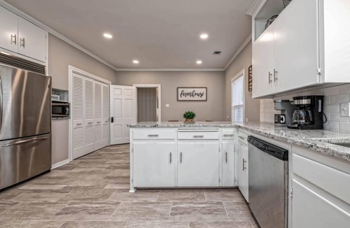 Waco House | Blue silo properties