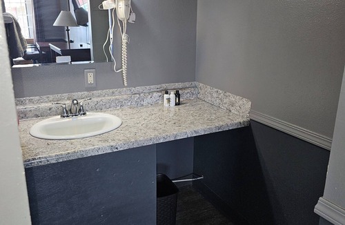 North Platte Hotel | Blue Spruce Motel