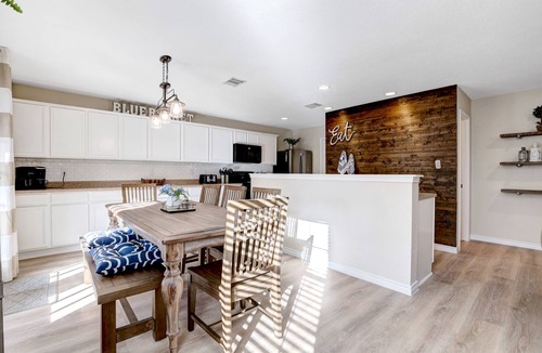 Wetmore House | Bluebonnet - A Birdy Vacation Rental