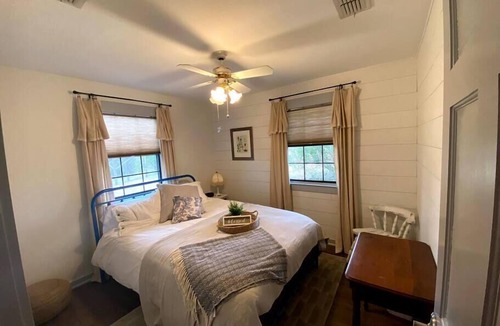 Belton House | Bluebonnet Ridge - Historical Family Farm!