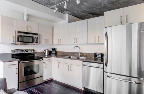 Downtown Seattle Apartment | Blueground | Pioneer Square, rooftop, nr Stadium