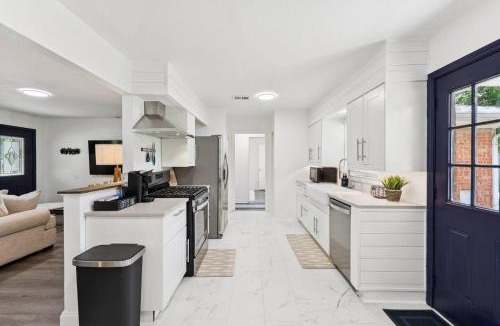 Farmers Branch House | Boho Bungalow near DFW Airport