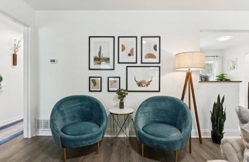 Farmers Branch House | Boho Bungalow near DFW Airport