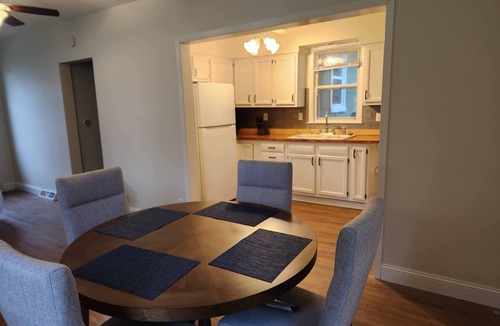 Greater South Side House | Boulder Bungalow - Fully Furnished - 7 minutes to Downtown Des Moines