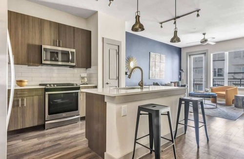 Richardson Apartment | Boulevard Stays Dashing 1BR Suite Pool, Parking Gym G