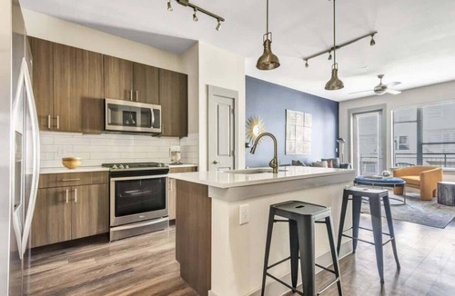 Richardson Apartment | Boulevard Stays Dashing 1BR Suite Pool, Parking Gym G