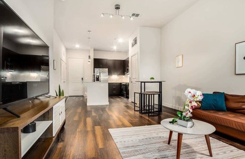 Richardson Apartment | Boulevard Stays Direct Trail Access! Parking, Pool, Gym 02