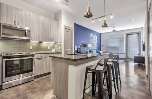 Collin County Apartment | Boulevard Stays Elegant 1BR Pool, Gym, Parking