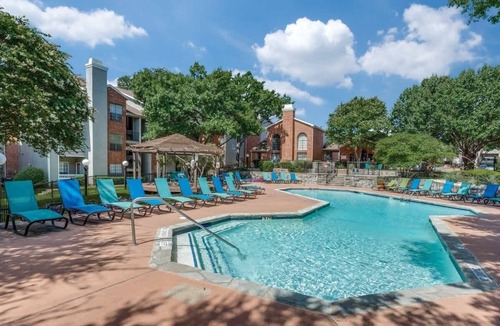 Irving Apartment | Boulevard Stays Quiet 1BR King Suite, Pool Access, Gym