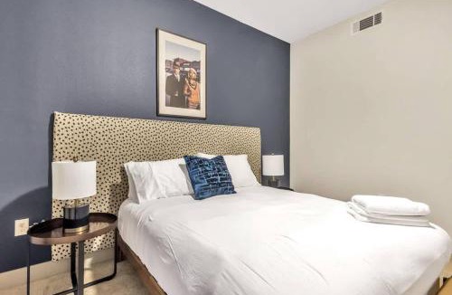 Richardson Apartment | Boulevard Stays Stylish and Beautiful 1BR Suite Pool Parking