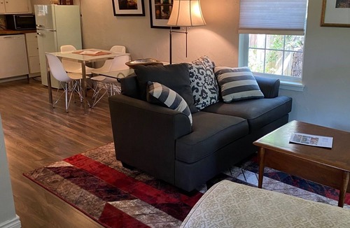 Oak Cliff Cottage | Boutique Cottage Near Bishop Arts