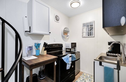 Fair Oaks Ranch House | Box 3- A Birdy Vacation Rental