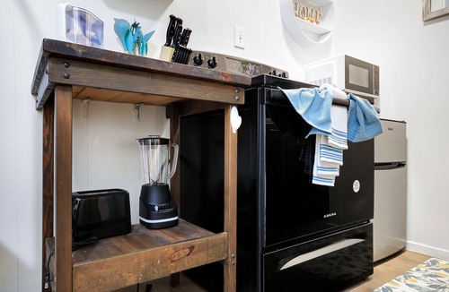 Fair Oaks Ranch House | Box 3- A Birdy Vacation Rental