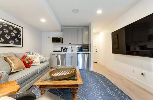 Jefferson Park House | Brand new apartment on the park, next to stadium, with quick access to downtown