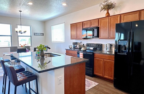 Rio Rancho House | BRAND NEW beautiful and peaceful 3-bedroom house with fabulous mountain view