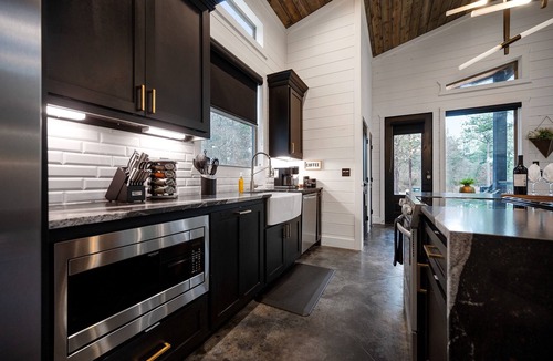 Pickens Cabin | BRAND NEW! BOHO Modern + Chic Luxury Couples Retreat!